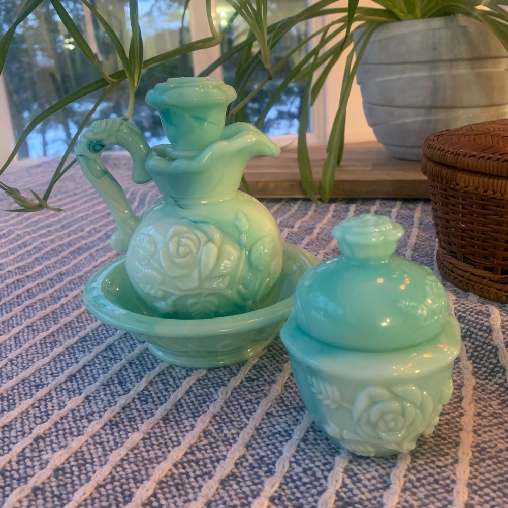 Avon Mint Green Decorative Set